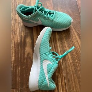 Womans Nike Sneakers